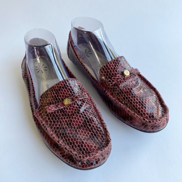 Isaac Mizrahi Women Abernathy Loafer Shoe 9.5 Purple Snake Print Leather Slip On - Picture 2 of 11